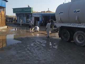 مياه البحر الأحمر» تنتهى من سحب تجمعات بقايا الأمطار بمدينة الشلاتين واستمرار حالة الطوارئ