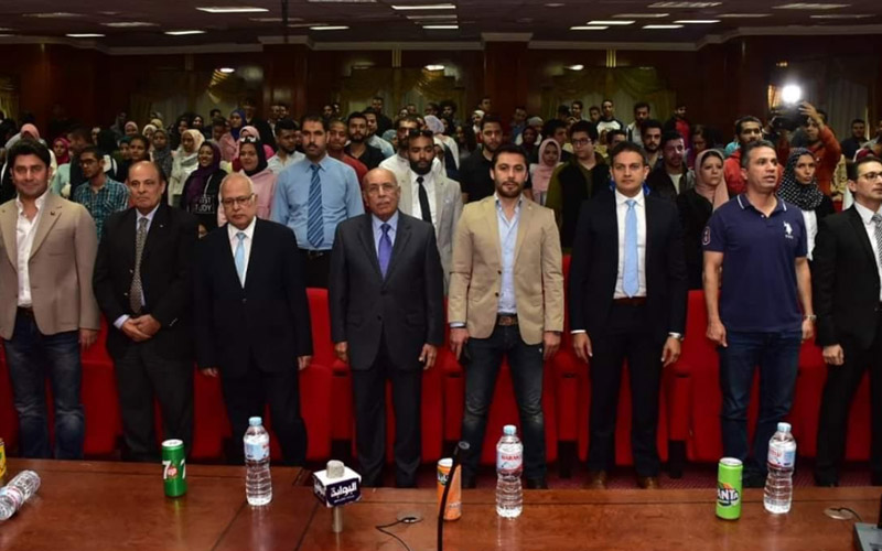 بالصور: محمد سمير وسط حشد شباب 6 أكتوبر" الإصرار والتحدي مفتاح النجاح