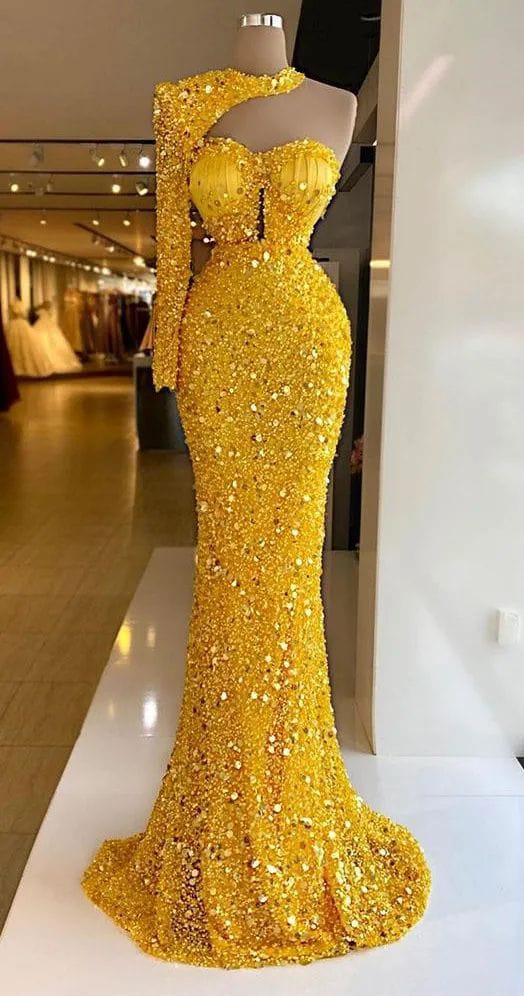 عرض فستان مصنوع من الذهب للبيع ب 15 مليون يثير جدلًا واسعًا فى مصر