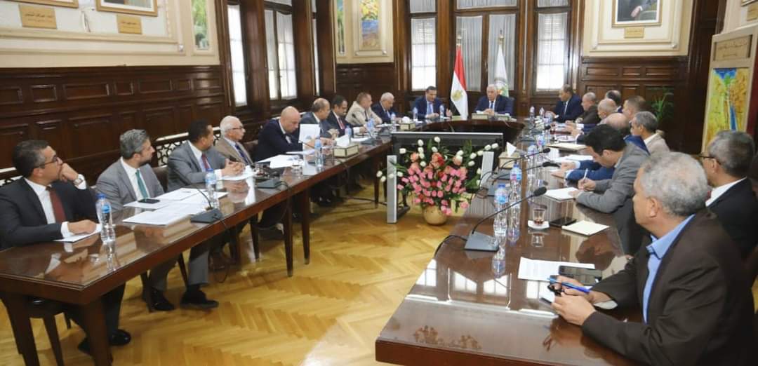 زيادة الفئة التسليفية للقمح لتصل إلى ١٢ ألف جنيه للفدان و١٥ الف جنيه للفدان المروي بطرق الري الحديث لتحفيز المزراعين لتوريد المحصول للمنافذ والسعات التخزينية الحكومية