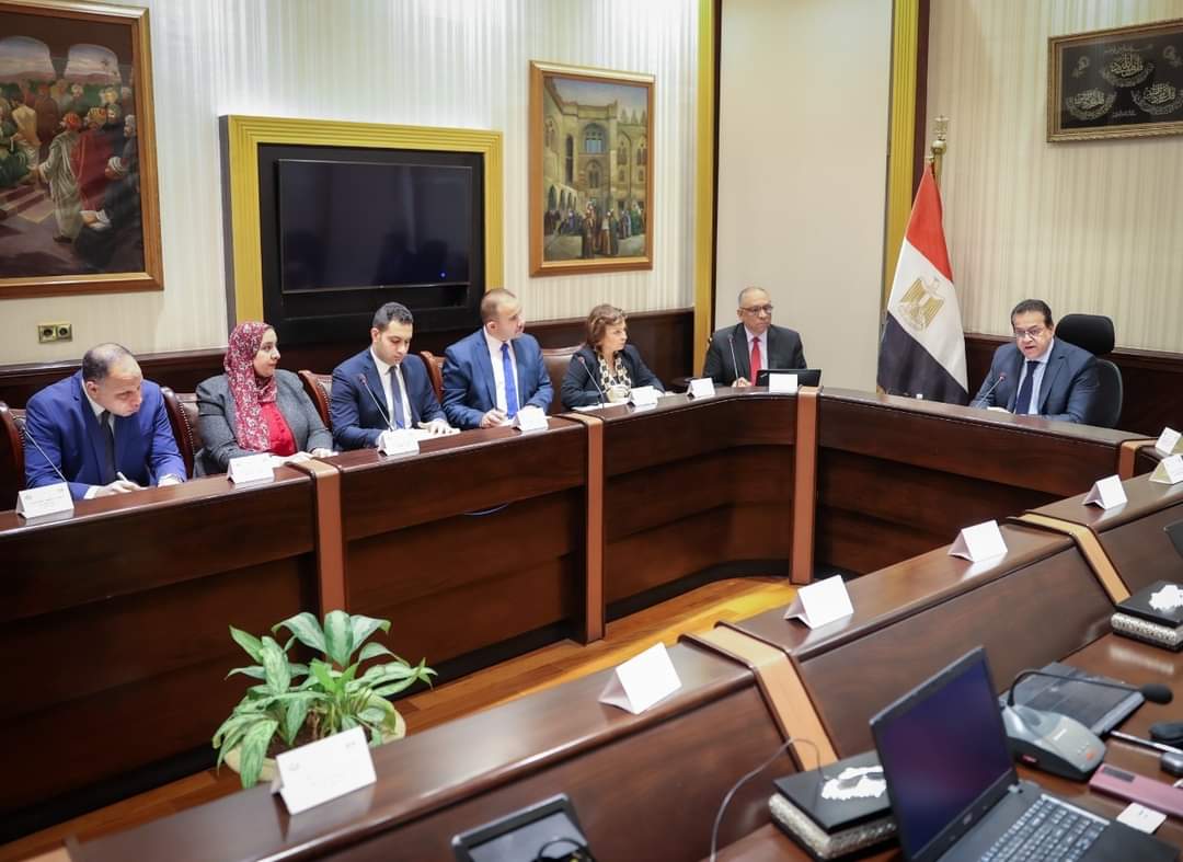 وزير الصحة يترأس أولي إجتماع لجنة دراسة كيفية مواجهة التسرب من التعليم وزواج القاصرات وعمالة الأطفال