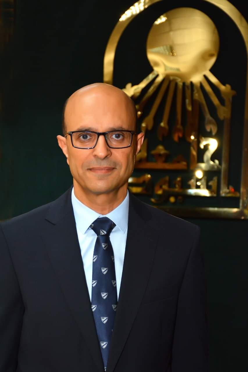 مكافأة للعاملين بجامعة أسيوط