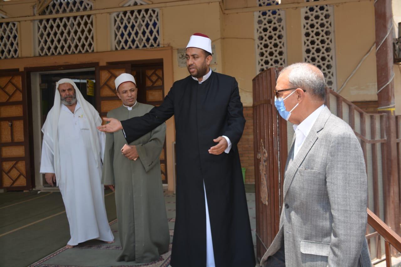 بالصور محافظ القليوبية يتفقد المساجد والساحات المعدة لصلاة عيد الأضحي