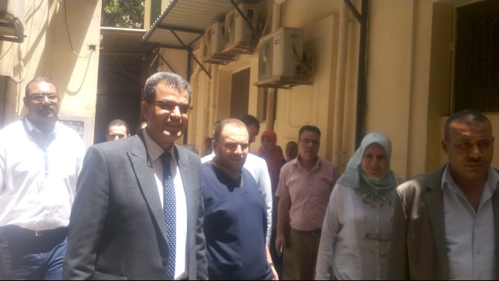 بالصور: مدير فرع الجيزة للتامين الصحي يتفقد مستشفي ٦ اكتوبر بالجيزة