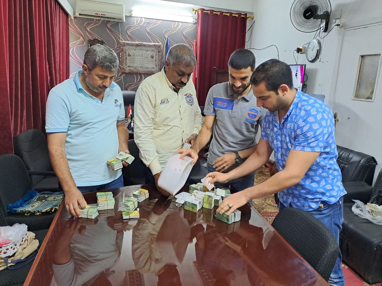 تموين البحيرة...ضبط مخبز قام بتجميع 1050 بطاقة تموينية  