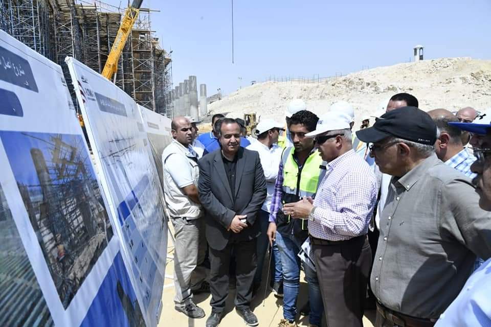 وزير النقل يتفقد مشروع الخط الأول للقطار الكههربائي السريع في المسافة من العين السخنة حتى محطة محمد نجيب