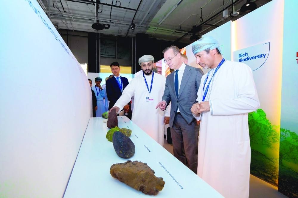 سلطنة عمان تمتلك ثروة معدنية في تشغيل تقنيات الطاقة النظيفة التي قطعت فيها أشوطاً كبيرة