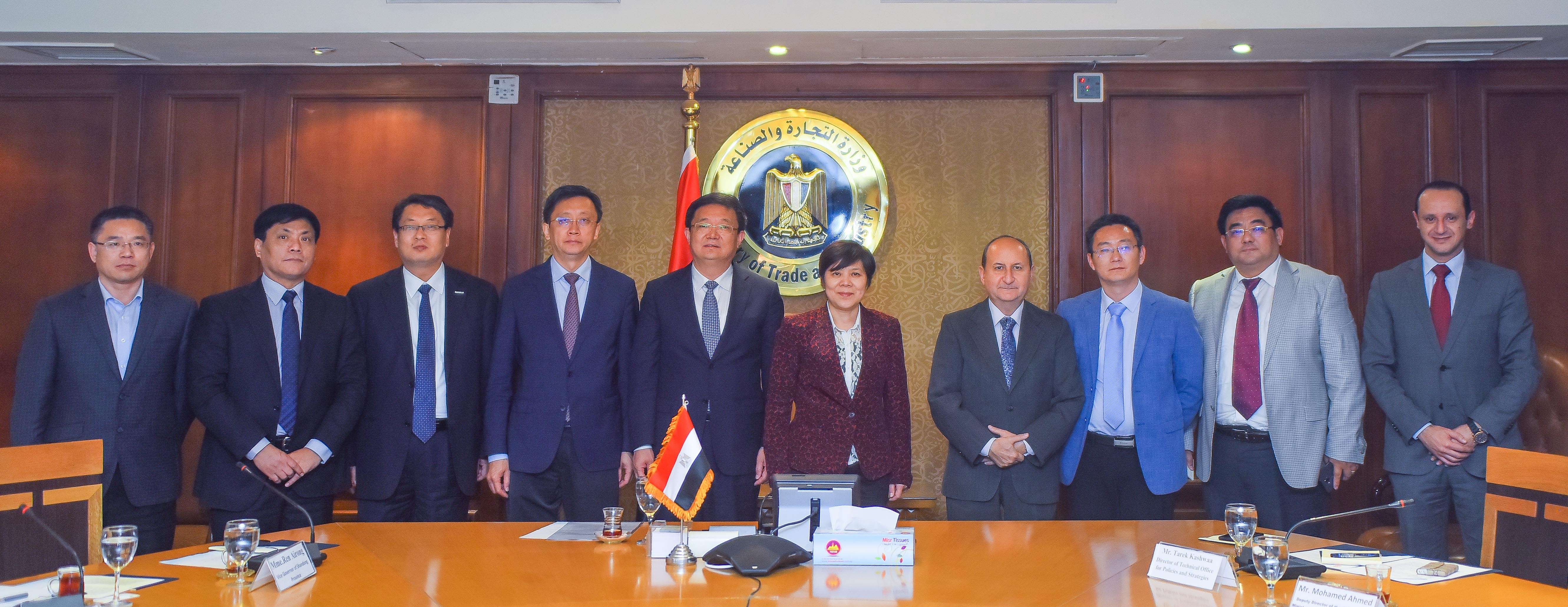وزير التجارة والصناعة يبحث مع وفد مقاطعة شاندونج الصينية تعزيز أطر التعاون الاقتصادى المشترك