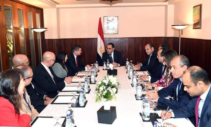 رئيس الوزراء يلتقي أعضاء مجلس إدارة شركة "كوكاكولا هيلينيك"