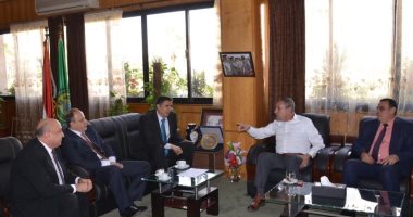 محافظ الإسماعيلية يستقبل رئيس نادى القضاة ويناقشان دعم التعاون
