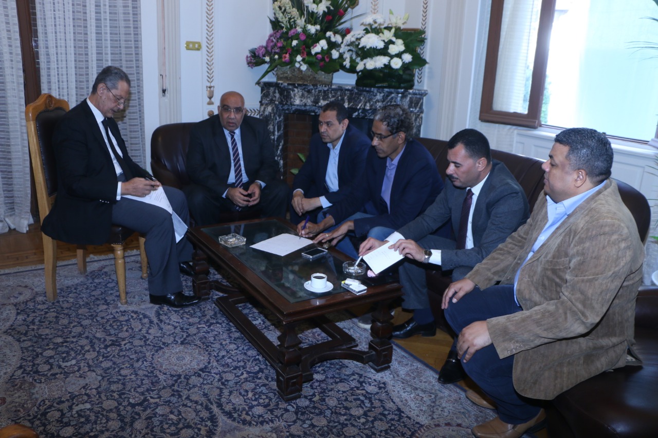 اعتماد تقسيم إشراف سكرتارية الوفد المساعدة على المحافظات