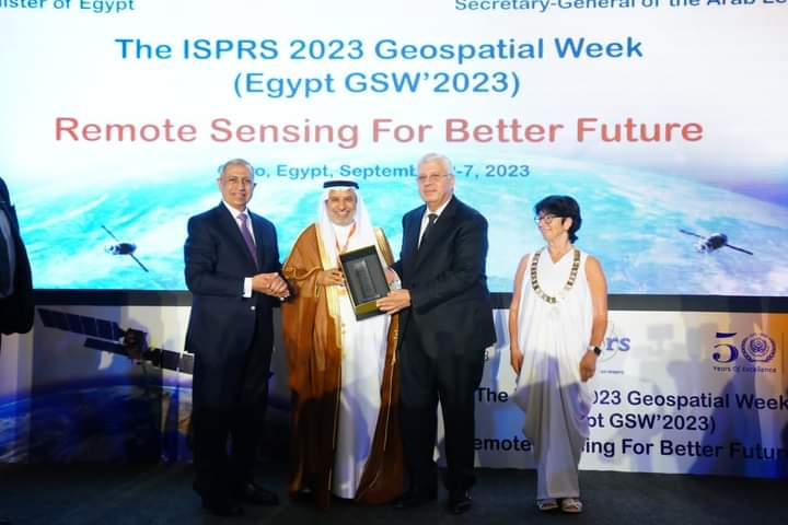 بالإنابة عن رئيس مجلس الوزراء  وزير التعليم العالي يفتتح المؤتمر الدولي GSW 2023