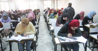 انتظام الامتحانات بجامعة القاهرة.. و"الخشت": حالات الغش قليلة