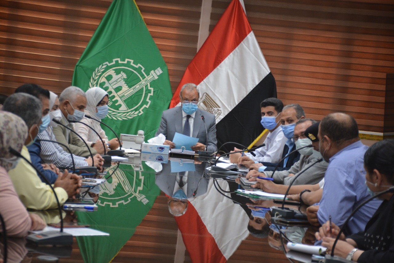 محافظ القليوبية يعقد إجتماعا لبدء المرحلة الثانية لتطوير شارع فريد ندا وتطوير المحاور المرورية