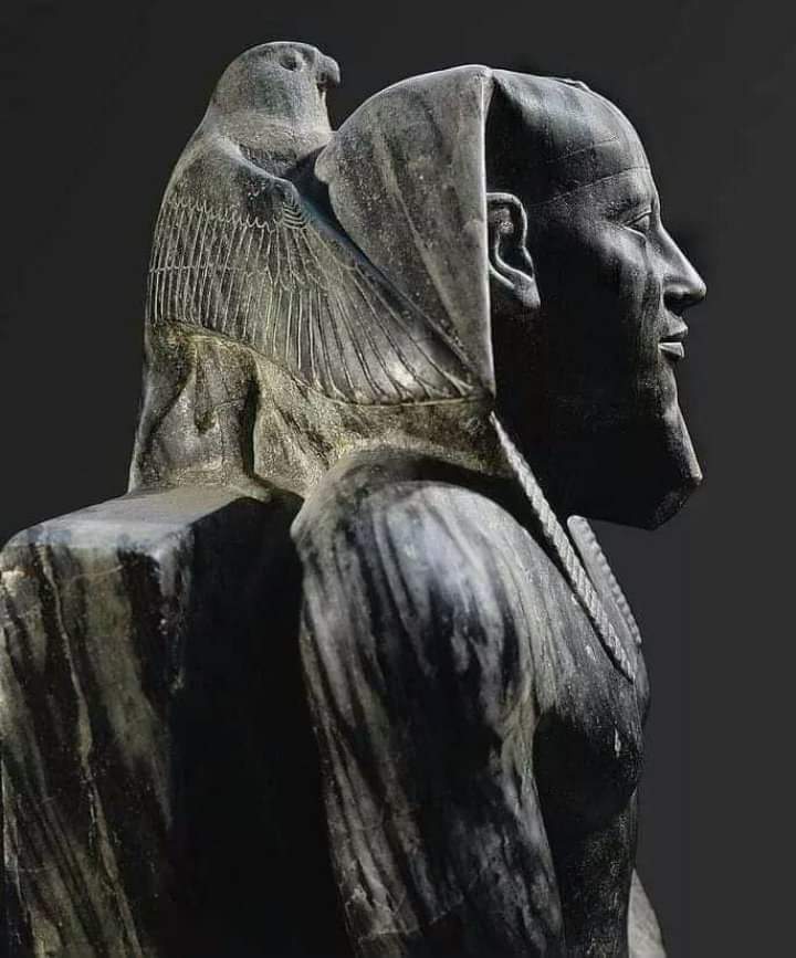 الملك خفرع أروع تمثال على وجه الأرض