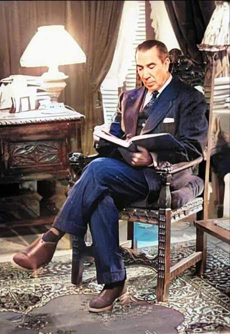 يوسف وهبى عميد الطبقة الأرستقراطية