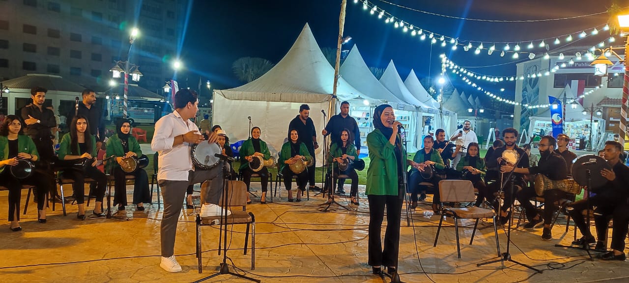 بالصور...حضوراً جماهيرياً كبيراً علي الفعاليات الفكرية والفنية والثقافية بمعرض دمنهور السادس للكتاب