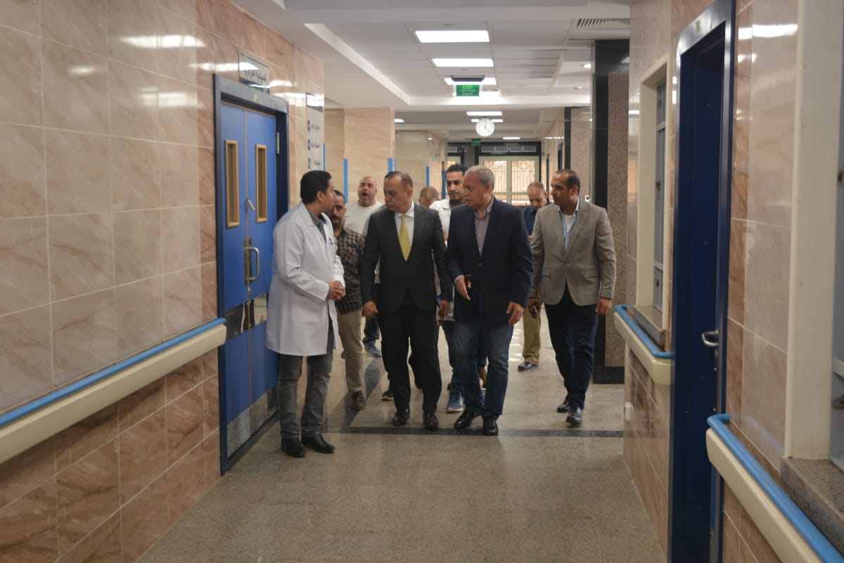 محافظ القليوبية يقوم بجولة ميدانية لمدينة القناطر الخيرية لتفقد عدد من المشروعات الجاري تنفيذها لمتابعة الأعمال وتذليل العقبات