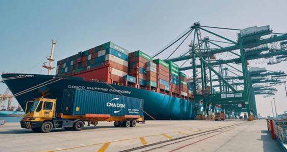 وزير النقل السعودي: نخطط لأن تستوعب موانئ المملكة أكثر من ٤٠ مليون حاوية، ونقل ٣٣٠ مليون راكب بحلول ٢٠٣٠