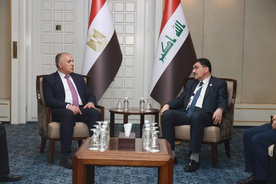 خلال زياره سريعه للعراق .. وزير الري يجري مباحثات مع نظيره العراقي لمتابعة التعاون الثنائي