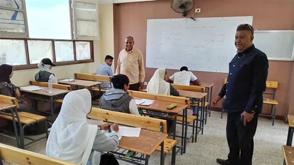 طلاب اعدادية أسوان يشتكون من طول امتحان الدراسات الاجتماعية