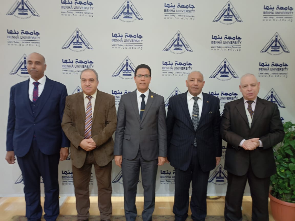 رئيس جامعة بنها يترأس لجنة اختيار عميد كلية الطب البيطري