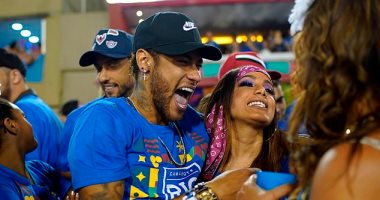 نيمار يواصل استفزاز جماهير سان جيرمان من كرنفال بالبرازيل