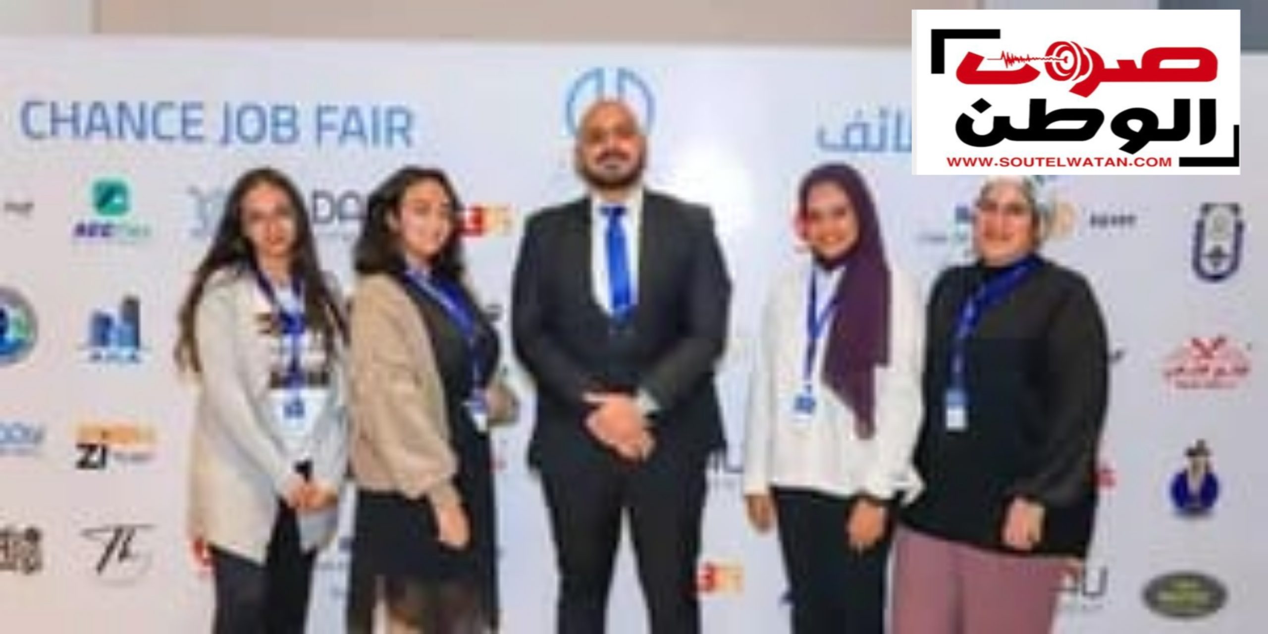 اتحاد عمال البحرالاحمر ومديرية العمل بالبحرالاحمر يشاركوا فى منتدى التوظيف بالغردقة 