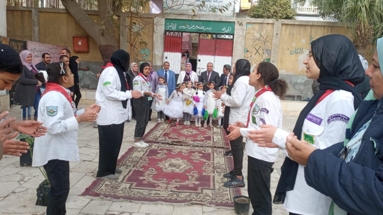 إدارة غرب شبرا الخيمة التعليمية تطلق فاعليات الاسبوع الاول من المعسكر التدريبي وورش العمل للأنشطة الطلابية