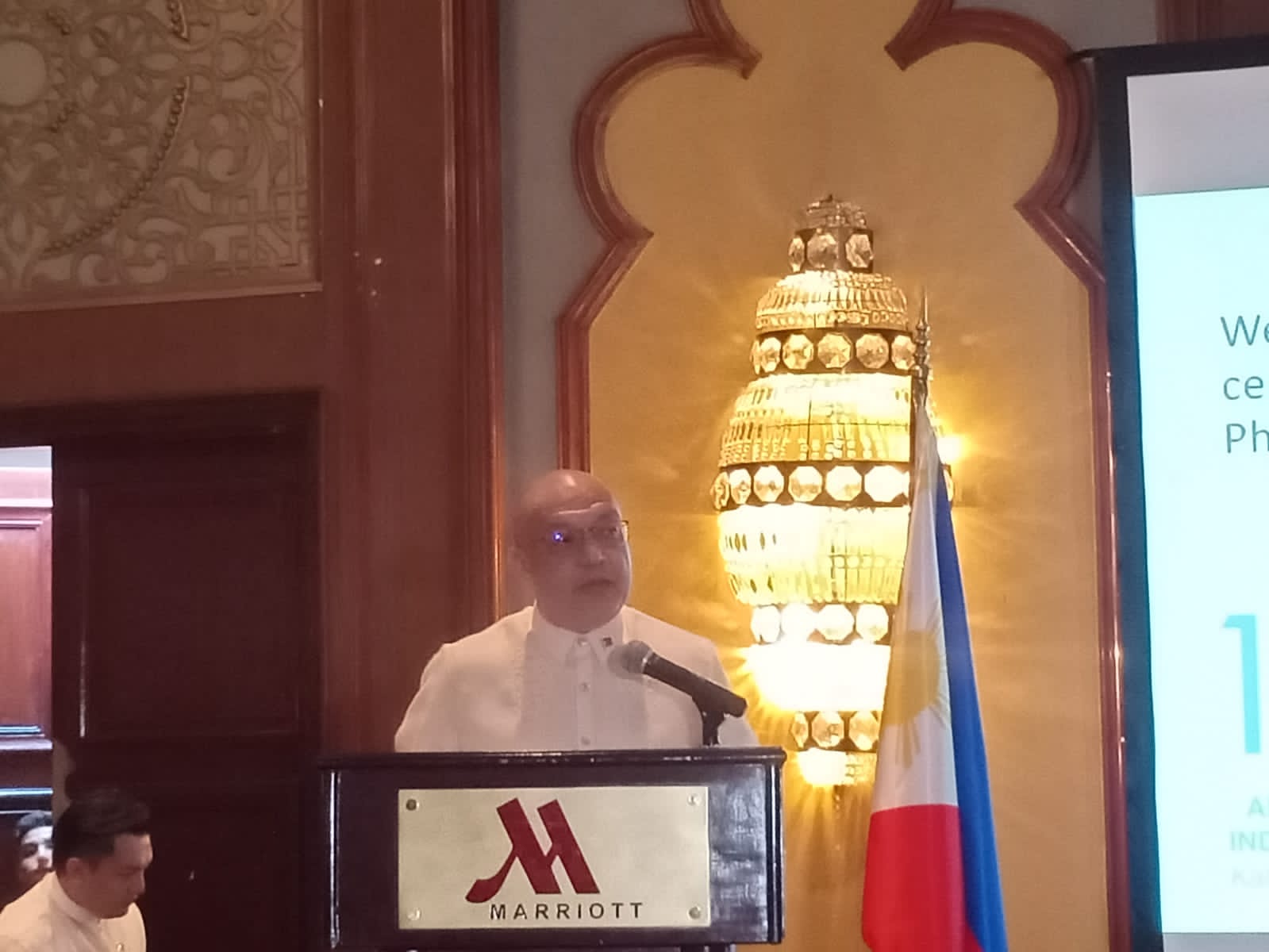 سفير الفلبين بالقاهرة: قمنا بتطوير مشاريع ومبادرات من شأنها أن تساعد فى بناء جسور بين الشعبين