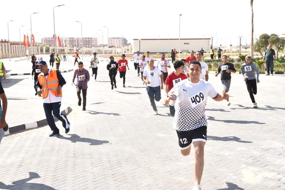 أول ماراثون طلابي حاشد للجري بجامعة أسيوط الأهلية ضمن أولى أنشطتها الطلابية
