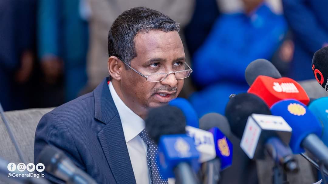 الفريق حميدتي : ملتزمون بهدنة وقف إطلاق النار وفتح ممرات آمنة أمام المواطنين والفرق الطبية