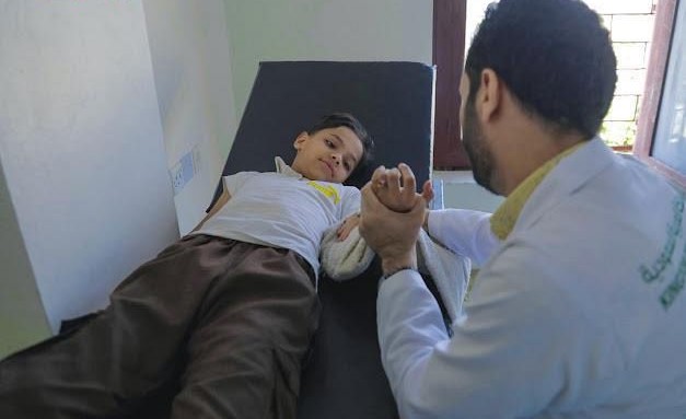 مركز الملك سلمان للإغاثة يدعم مركز الأطراف الصناعية فى عدن