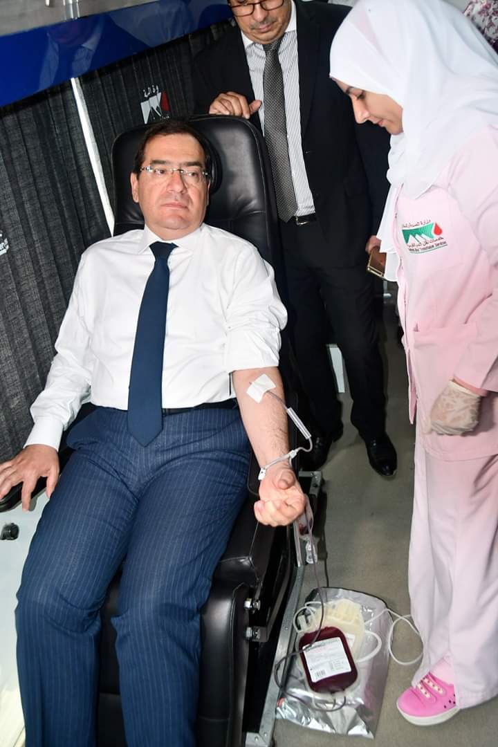 بالصور: وزير البترول يطلق مبادرة التبرع بالدم