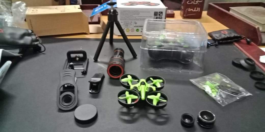 جمارك مطار القاهرة تضبط طائرتى تجسس وأجهزة تنصت