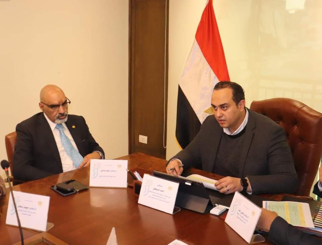 رئيس هيئة الرعاية الصحية يعقد اجتماعًا لمناقشة إدارة المرحلة الانتقالية إلى <<منظومة التأمين الصحي الشامل>> بمحافظات التشغيل التجريبي للمنظومة