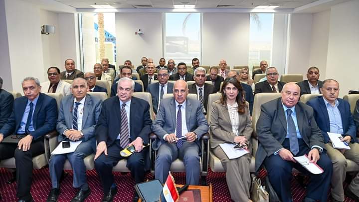 سويلم يستعرض الخطة البحثية للمركز القومى لبحوث المياه