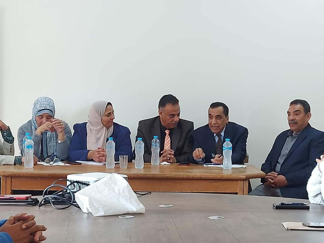 محاضرات حول تنفيذ المشروعات الصغيرة لمساعدة الأسر الأشد احتياج بالبحرالاحمر