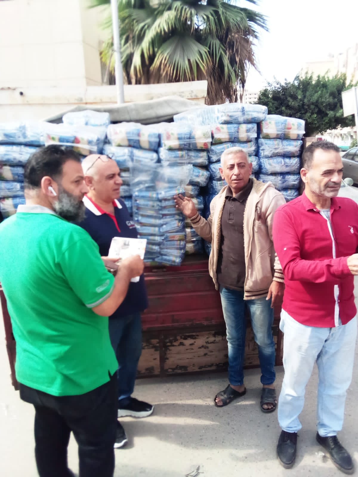 التموين" تطلق سيارات متنقلة بالمحافظات لطرح الأرز الأبيض الفاخر بسعر 12 جنيها للكيلو السائب