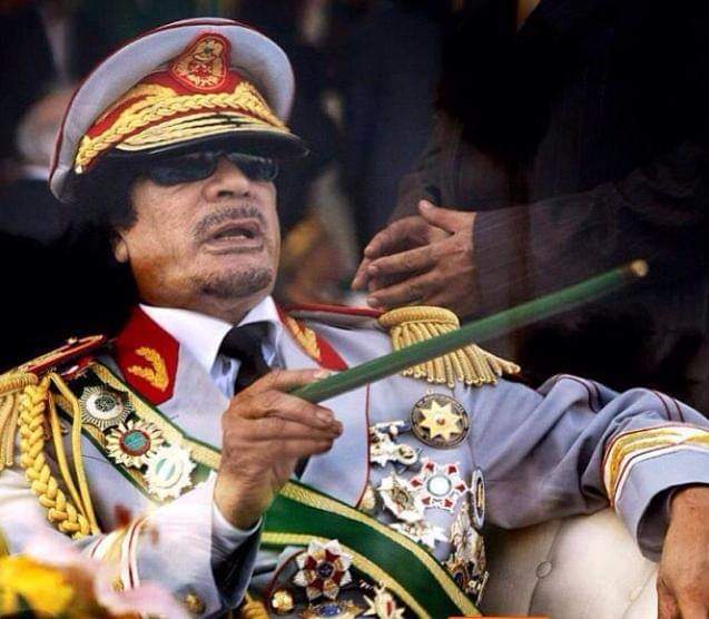 شاهد بالفيديو: أخر وصايا القذافي قبل مقتله