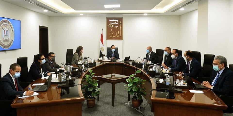 رئيس الوزراء يتابع موقف عدد من المشروعات التى يتم تنفيذها فى قطاع النقل