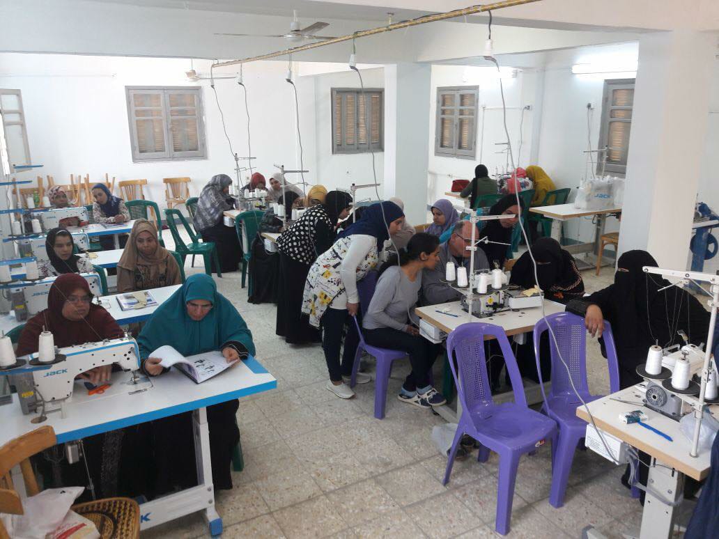 الحماقى": " مشروع الصناعات الحرفية يستهدف النهوض بالمرأة المصرية