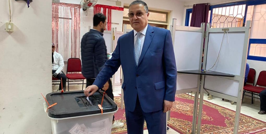 القائم بأعمال رئيس جامعة بنها الأهلية يدلي بصوته في الانتخابات الرئاسية