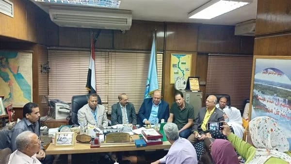 القيادات العمالية بالنقابة العامة للزراعة والرى يناقشون مطالبهم من الحوار الوطنى