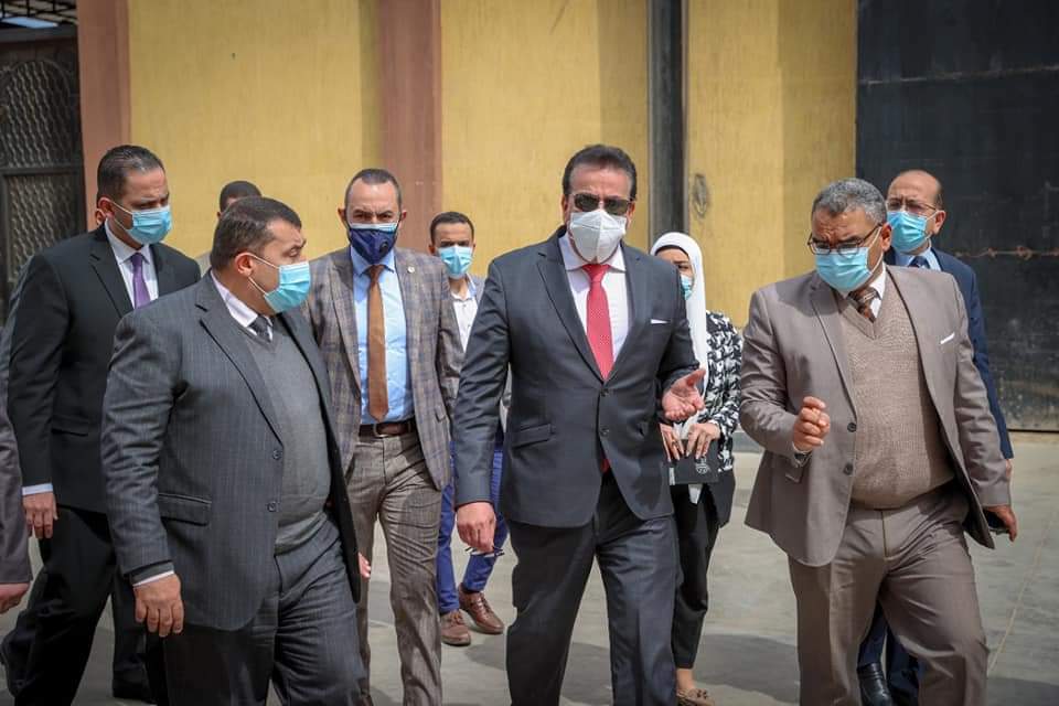 د.عبد الغفار ... يتفقد مخازن وورش وزارة الصحة "التموين الطبي" بالعباسية 