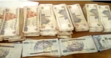 إحباط تهريب راكب كمية من النقد الأجنبى والمصرى فى مطار القاهرة الدولى