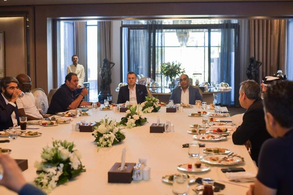 وزير السياحة والآثار يلتقي مجموعة من كبار منظمي الرحلات الأوروبية لبحث سبل دفع مزيد من الحركة السياحية لمصر من الأسواق السياحية المستهدفة