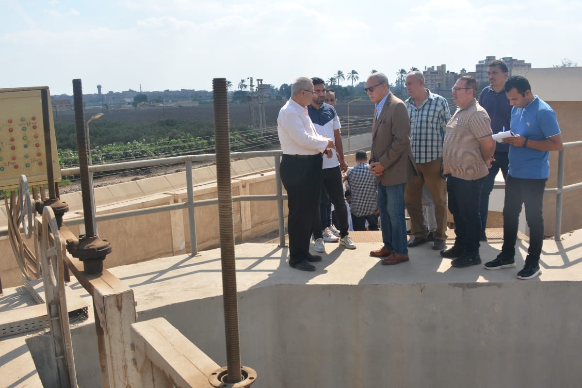 محافظ القليوبية يتفقد توسعات محطة معالجة الصرف الصحي بالرملة بمركز بنها ويوجه بدفع الأعمال وتشغيلها نهاية الشهر الجاري
