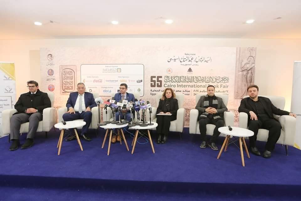 وزيرة الثقافة تشهد ندوة تنسيقيةشباب الأحزاب والسياسيين لمعرض القاهرةالدُولي للكتاب حولدور الإعلام في توثيق جرائم الاحتلال