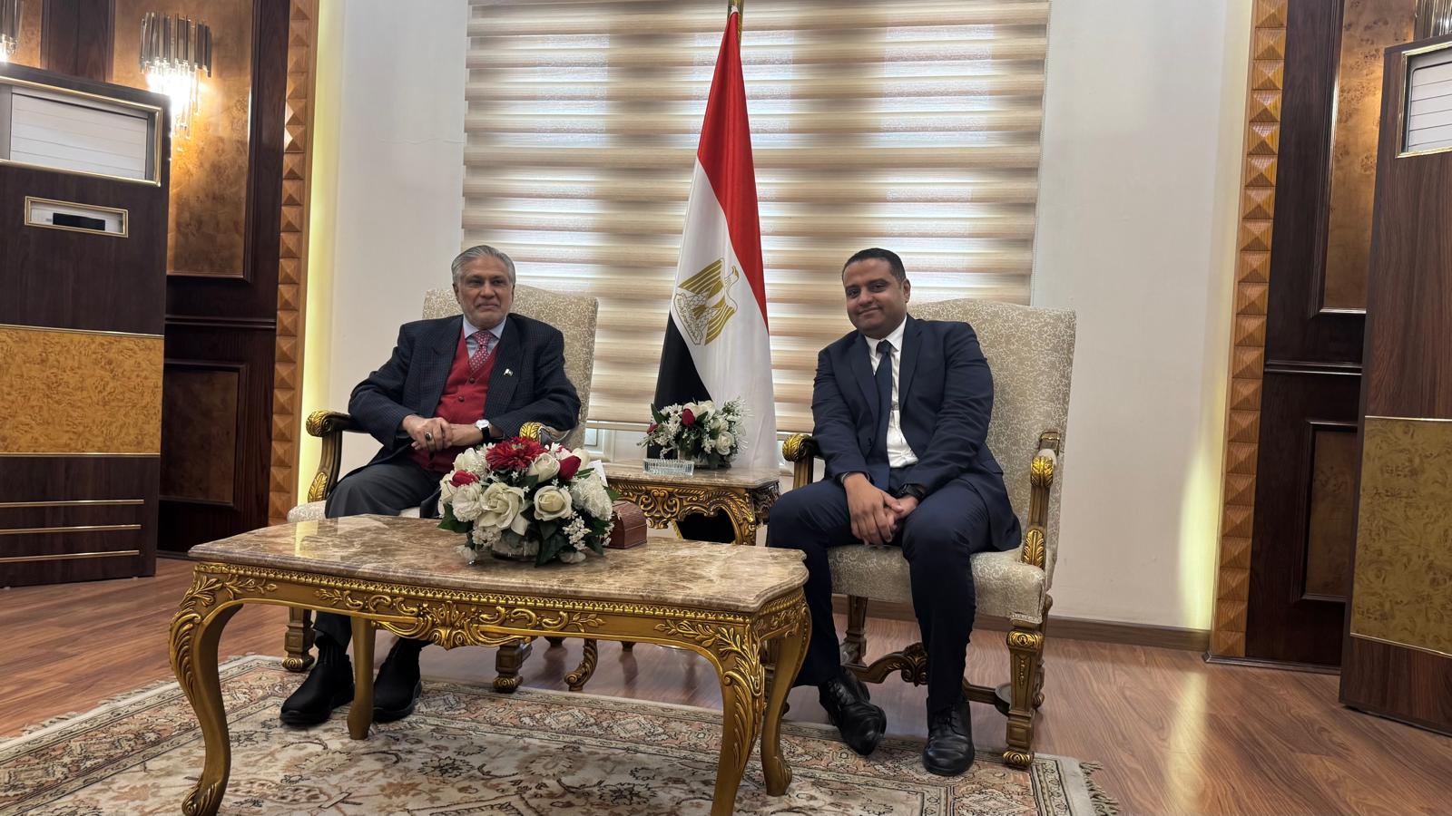 نائب رئيس وزراء باكستان يزور القاهرة صباح اليوم لحضور القمة (11 )لدول مجموعة الثماني الناميه  